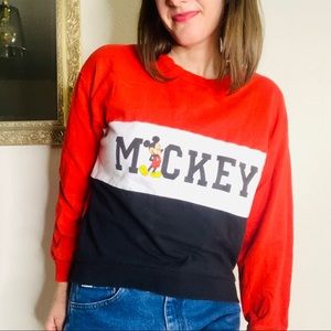 Vintage 90s Mickey Mouse graphic sweatshirt